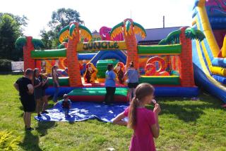 dmuchany plac zabaw dla dzieci