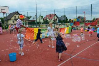 Nasi animatorzy na imprezie przedszkolaków animator dla dzieci na imprezy szkolne